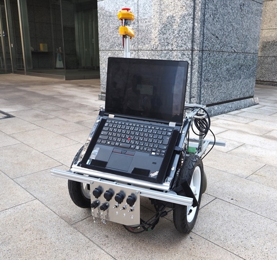 https://www.analog.com/jp/_/media/analog/jp/case-studies/cit-imu-robotics/it-chiba-01.jpg?rev=400747e7a56743a6a11733e3f568147b&w=900